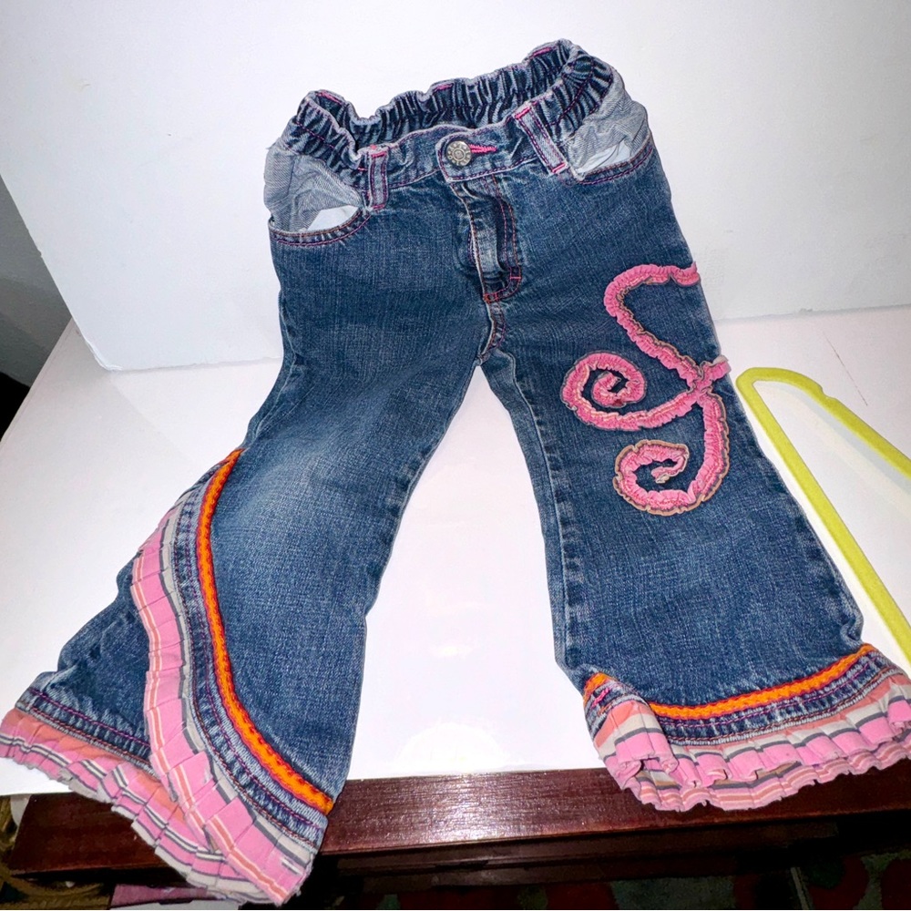 Oilily toddler sized 3-4 years old boutique pageantware embellished blue jeans